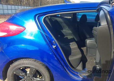 2014 Hyundai Veloster Base W/Black z USA, uszkodzony, nr VIN KMHTC6AD6EU203852